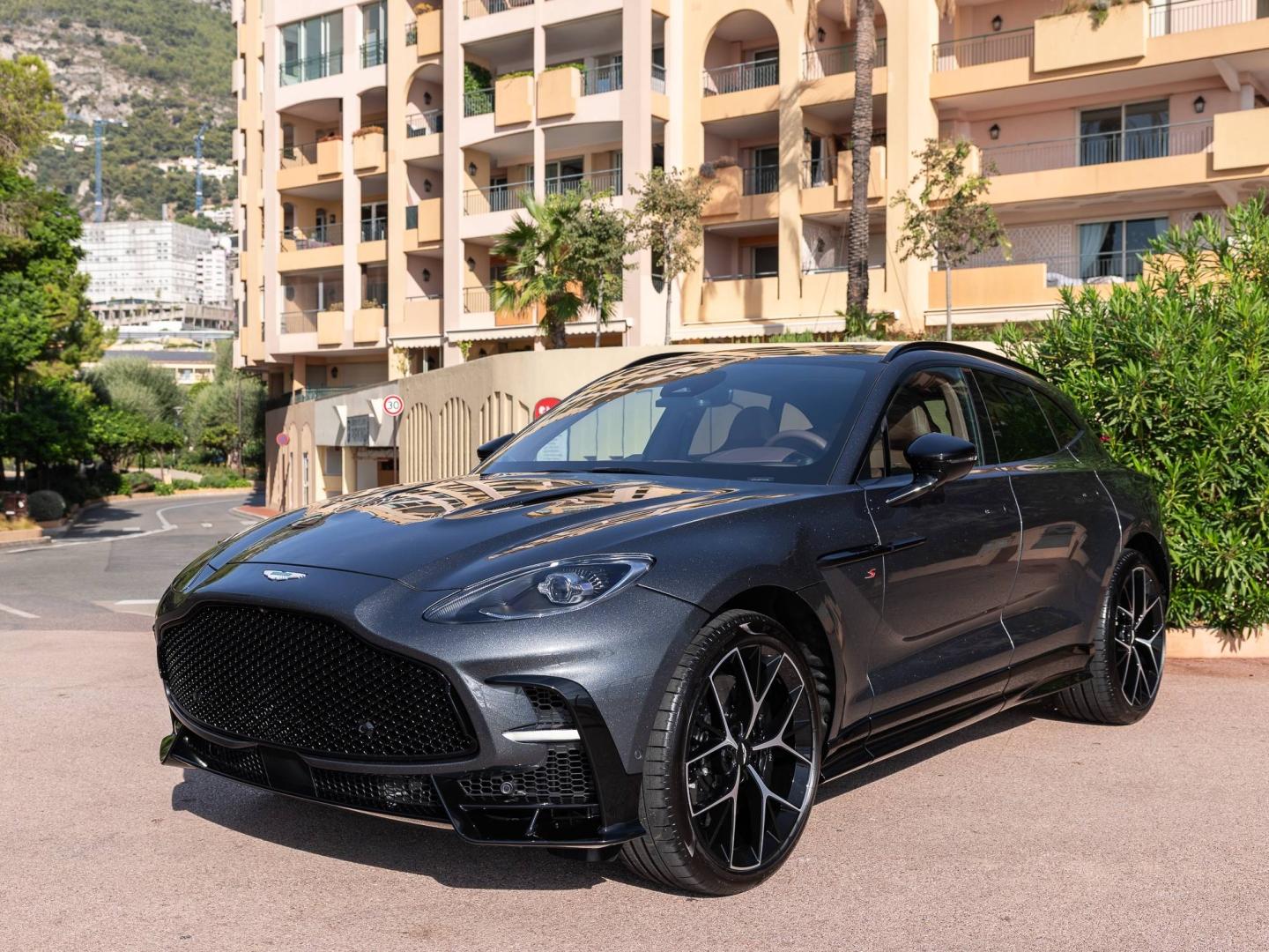 Photo ASTON MARTIN DBX S DBX S - 727ch