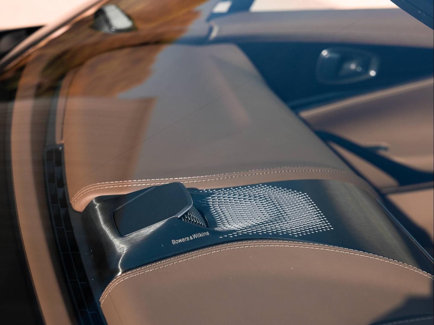 Image ASTON MARTIN DBX S DBX S - 727ch