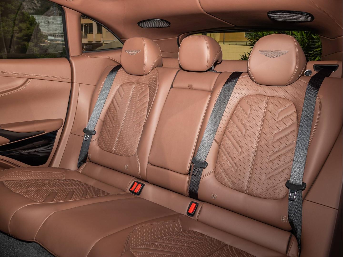 Image ASTON MARTIN DBX S DBX S - 727ch