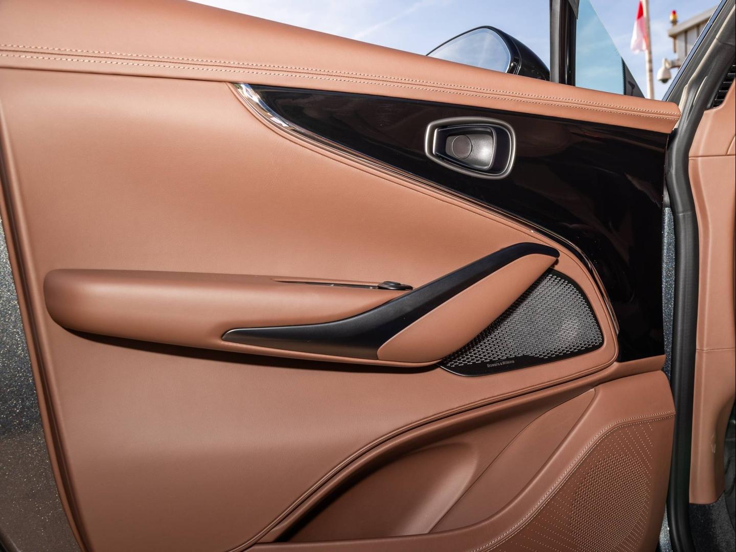 Image ASTON MARTIN DBX S DBX S - 727ch