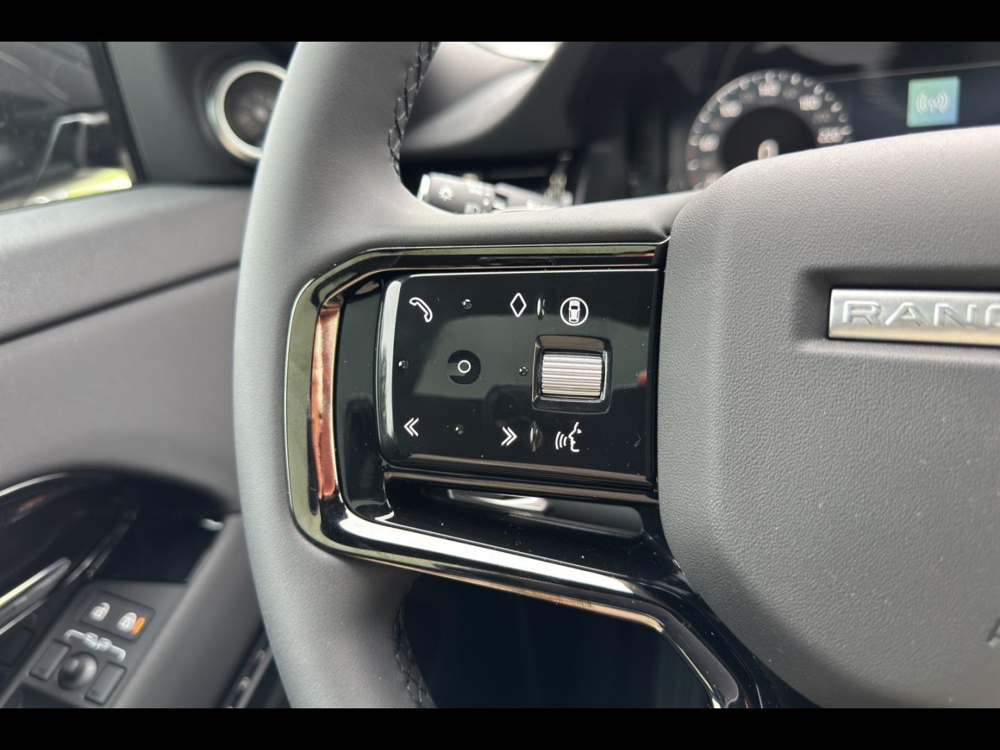 Image LAND-ROVER Range Rover Evoque 1.5 P270e PHEV 269ch Dynamic SE