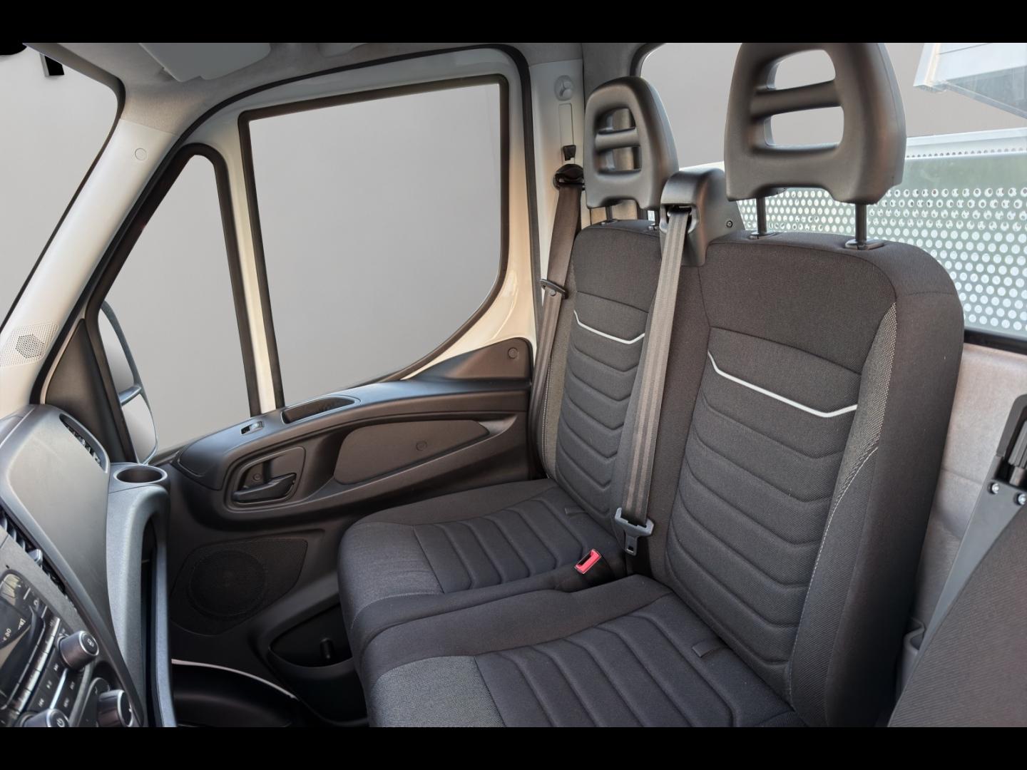 Image IVECO Daily CCb 35-160H / 3.0 160CH / BENNE 3.50m & COFFRE NEUF / 35C16 / 2024 /