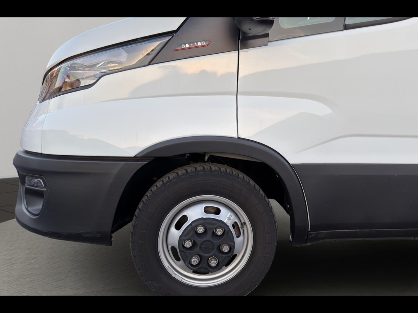 Image IVECO Daily CCb 35-160H / 3.0 160CH / BENNE 3.50m & COFFRE NEUF / 35C16 / 2024 /