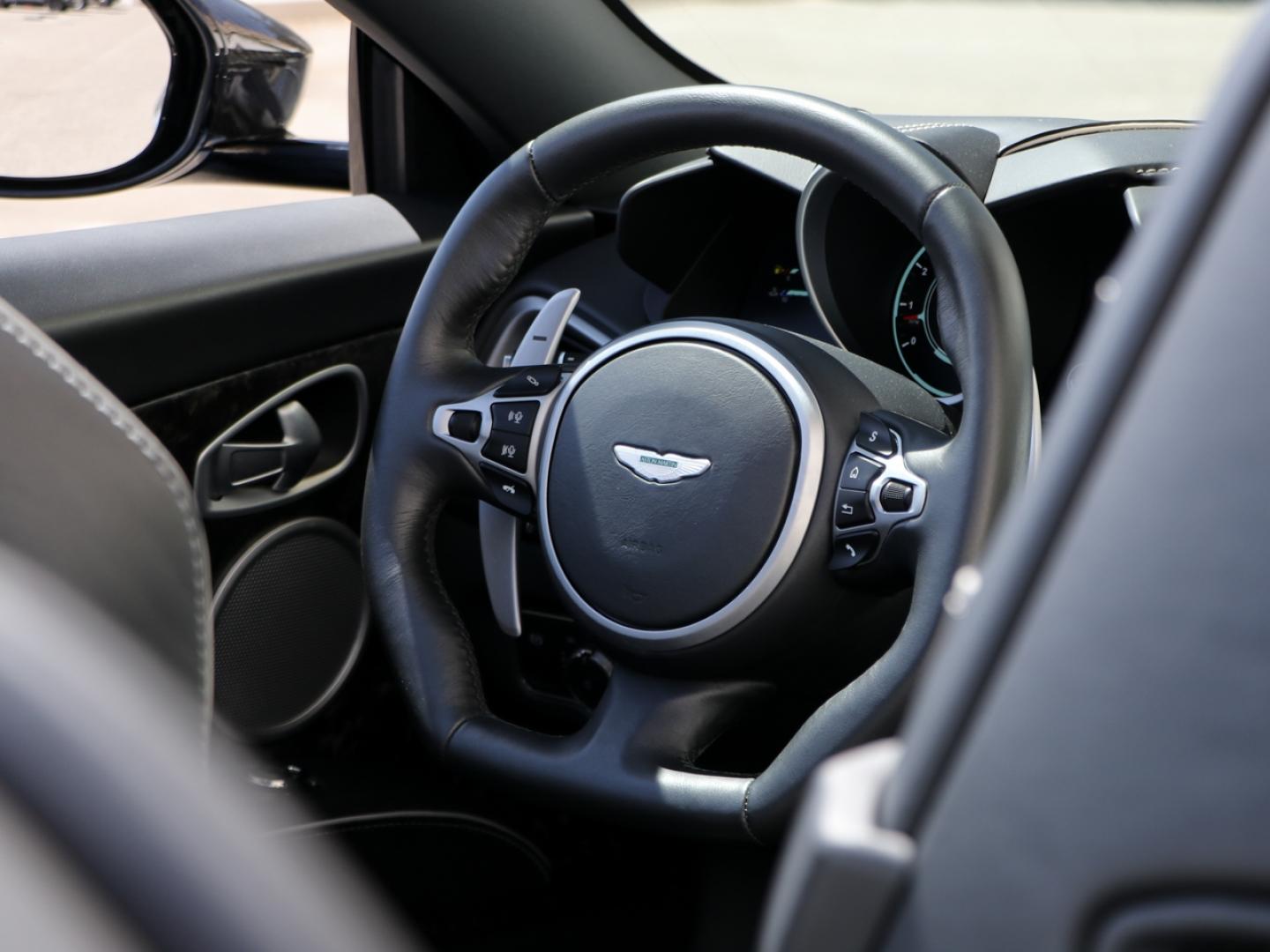 Image ASTON MARTIN DBS Volante V12 5.2 725ch Superleggera BVA8