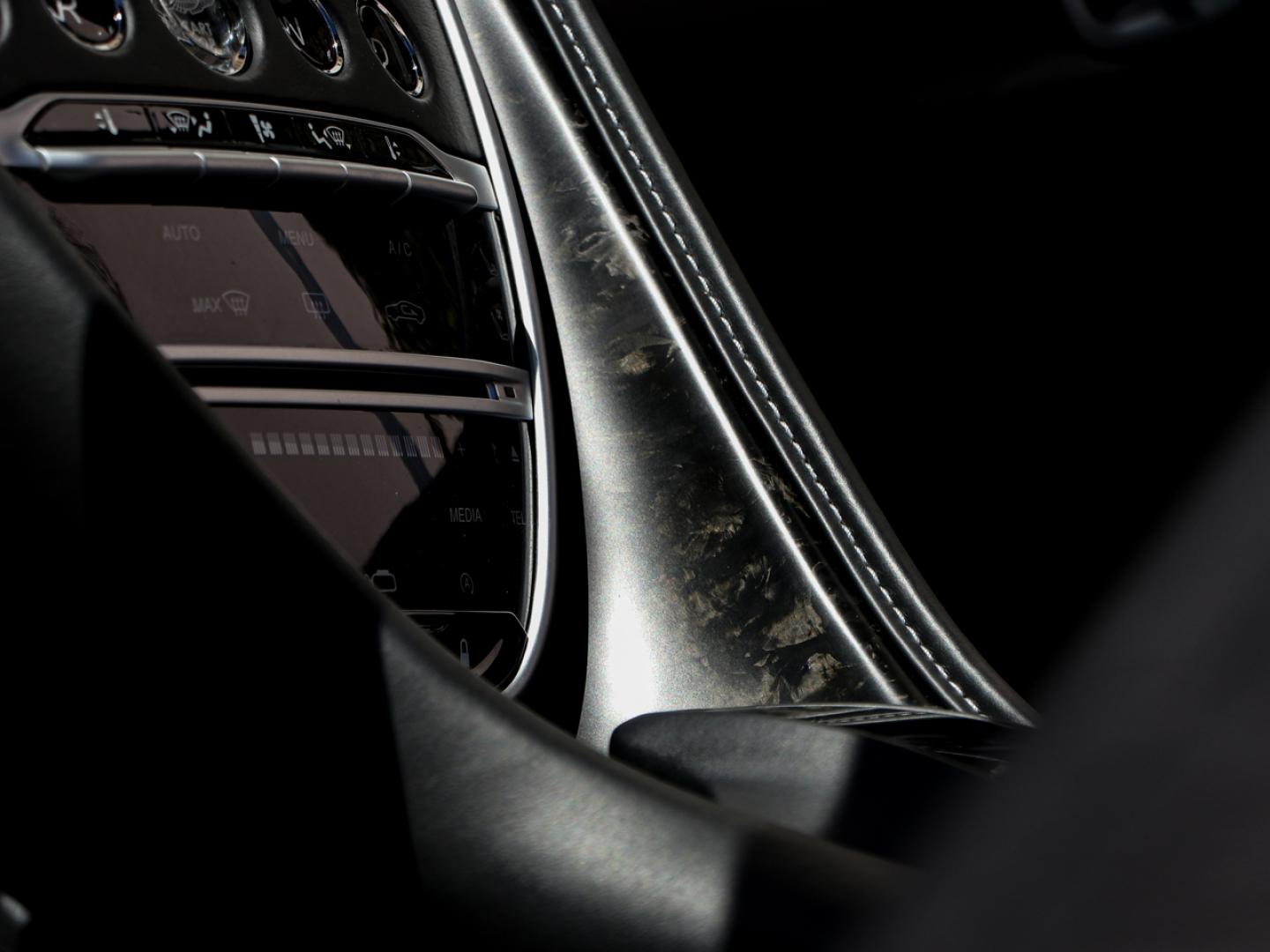 Image ASTON MARTIN DBS Volante V12 5.2 725ch Superleggera BVA8