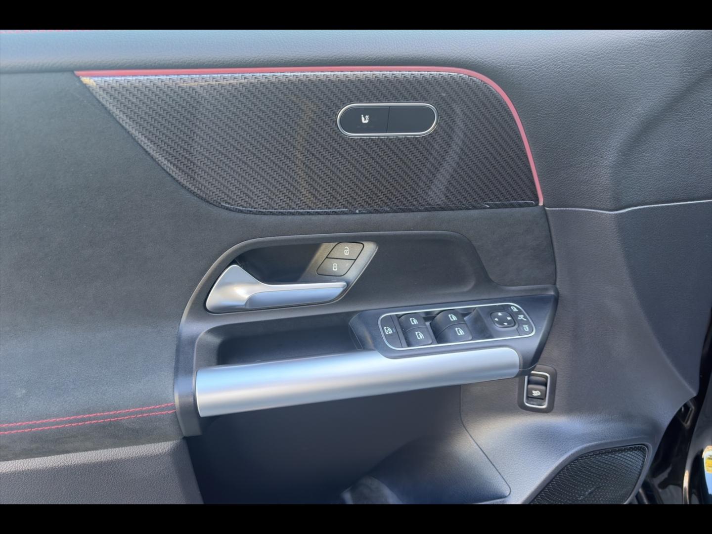 Image MERCEDES-BENZ Classe B 200d 150ch AMG Line 8G-DCT