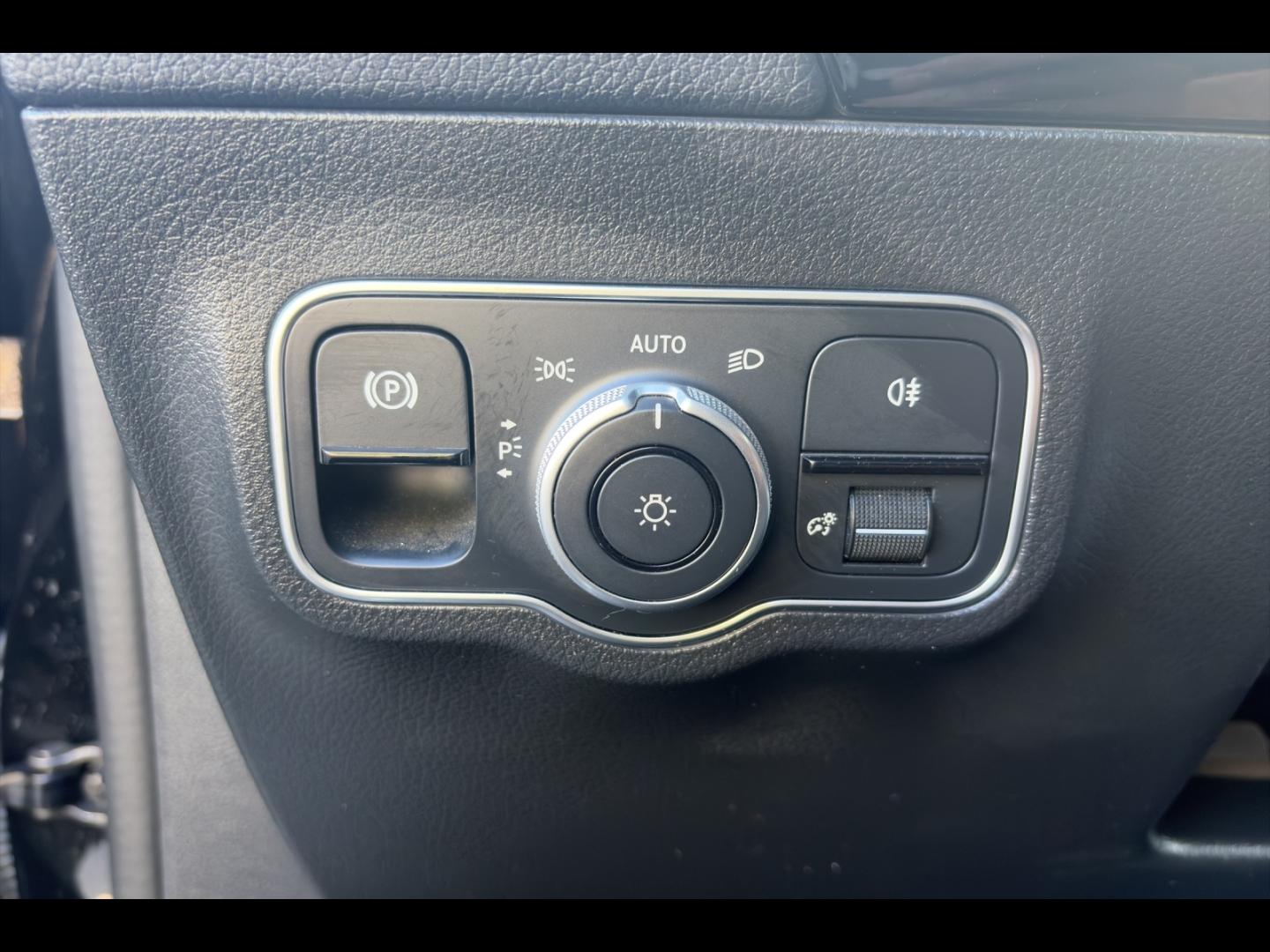 Image MERCEDES-BENZ Classe B 200d 150ch AMG Line 8G-DCT