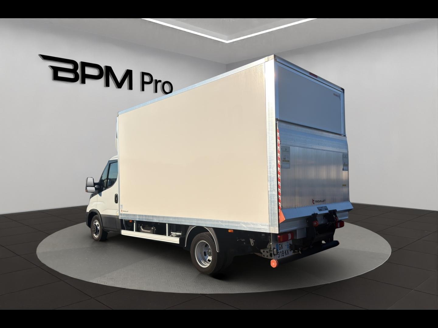 Image IVECO Daily CCb 35-160 / 35C16 / 3.0L 160 CH / Caisse & hayon / 2024 /