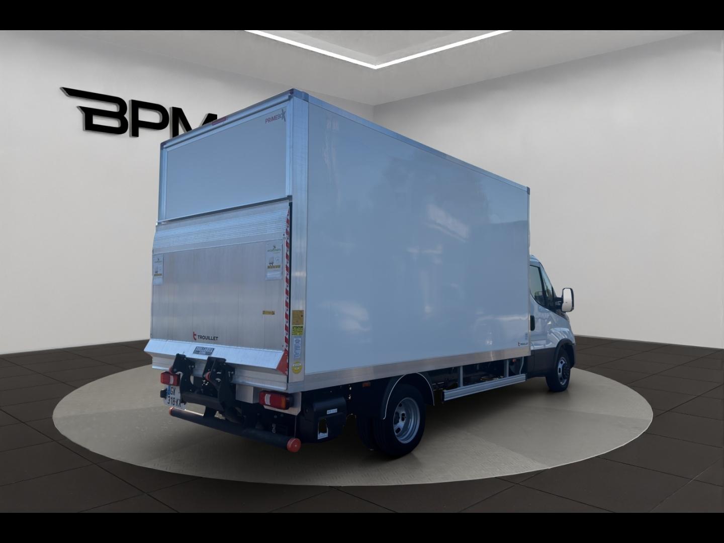 Image IVECO Daily CCb 35-160 / 35C16 / 3.0L 160 CH / Caisse & hayon / 2024 /