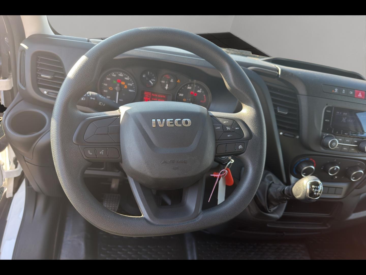 Image IVECO Daily CCb 35-160 / 35C16 / 3.0L 160 CH / Caisse & hayon / 2024 /