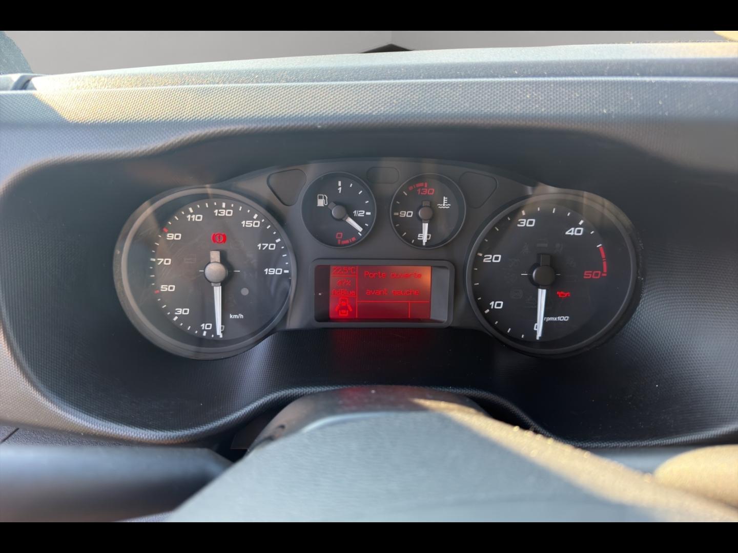 Image IVECO Daily CCb 35-160 / 35C16 / 3.0L 160 CH / Caisse & hayon / 2024 /
