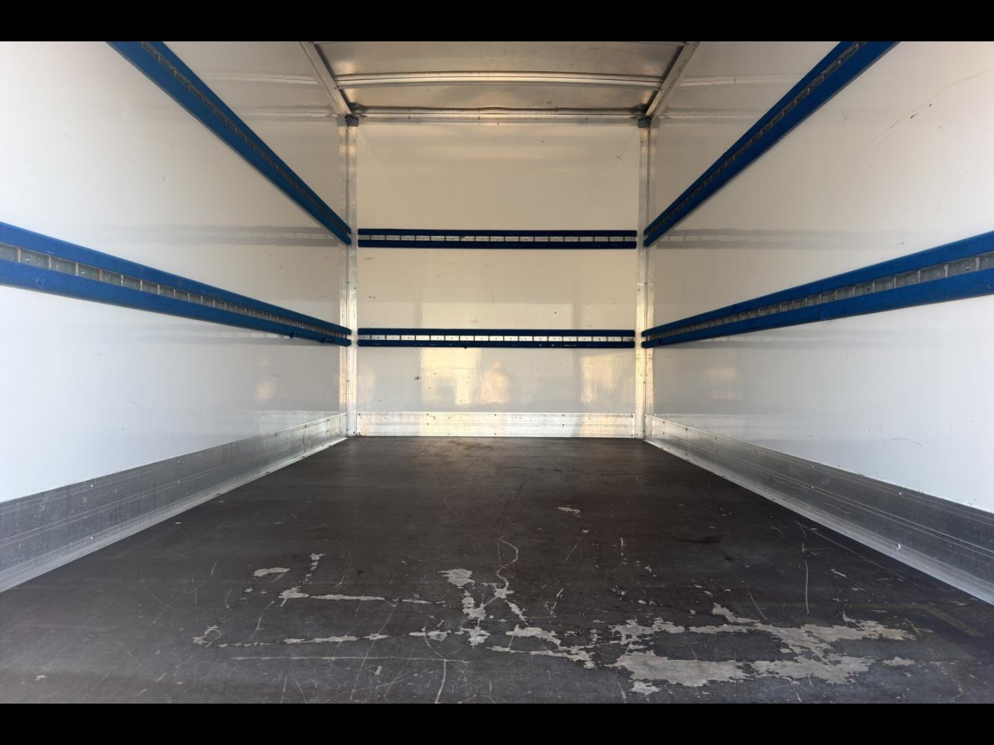 Image IVECO Daily CCb 35-160 / 35C16 / 3.0L 160 CH / Caisse & hayon / 2024 /