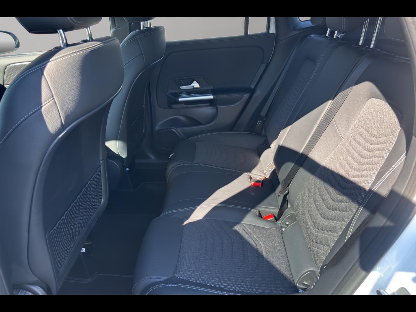 Image MERCEDES-BENZ GLA 200 163ch Progressive Line 7G-DCT