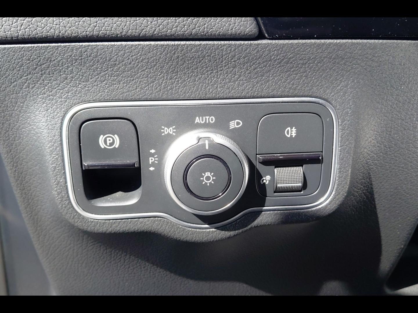 Image MERCEDES-BENZ GLA 200 d 150ch AMG Line 8G-DCT