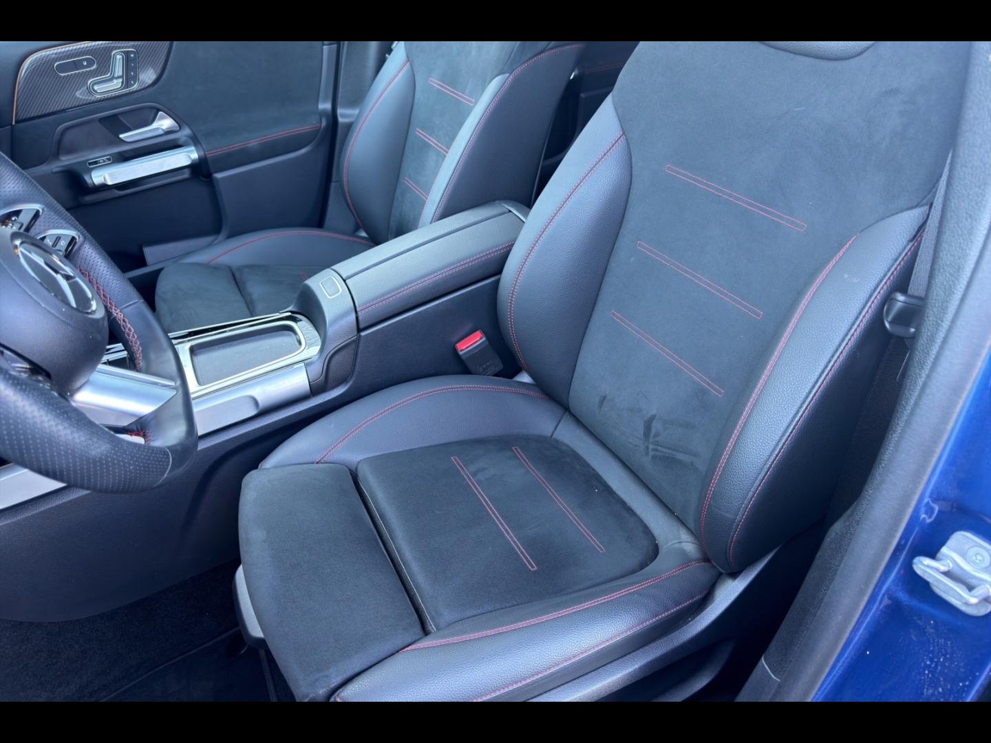 Image MERCEDES-BENZ GLB 200 d 150ch AMG Line 8G-DCT