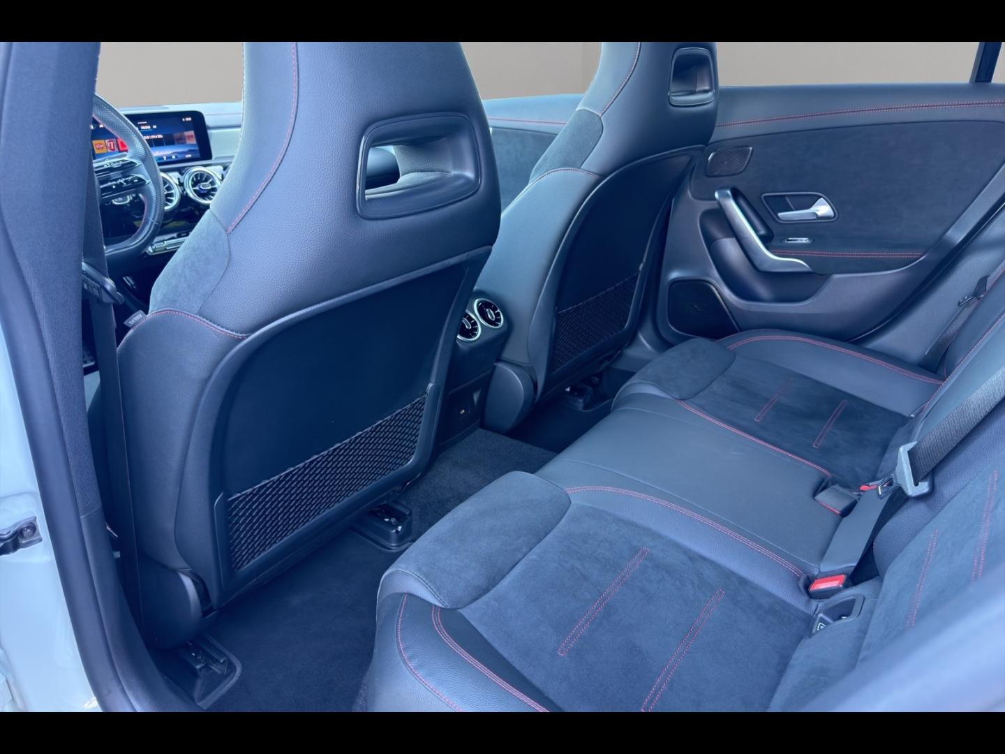 Image MERCEDES-BENZ CLA Shooting Brake 200 d 150ch AMG Line 8G-DCT