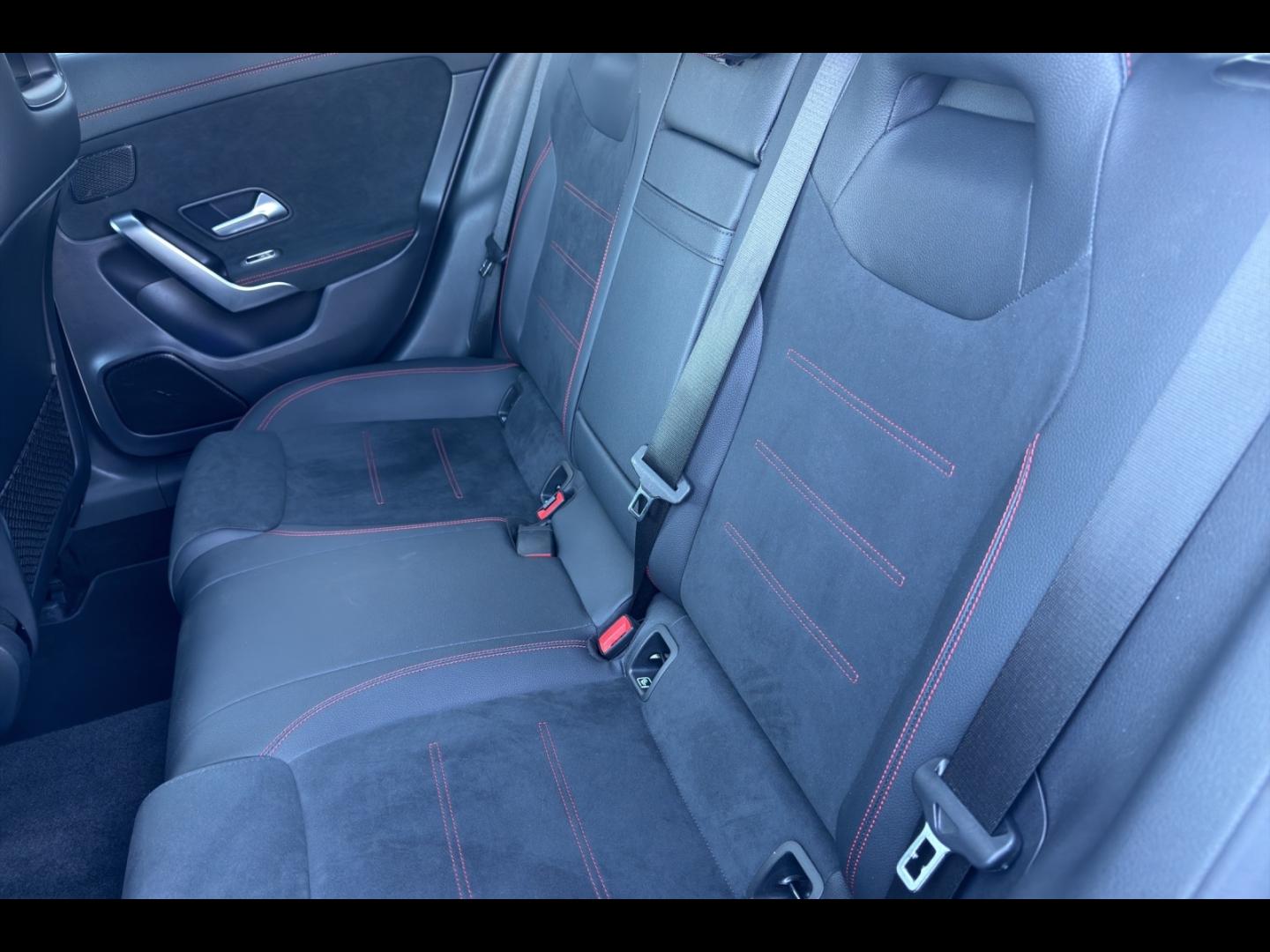 Image MERCEDES-BENZ CLA Shooting Brake 200 d 150ch AMG Line 8G-DCT