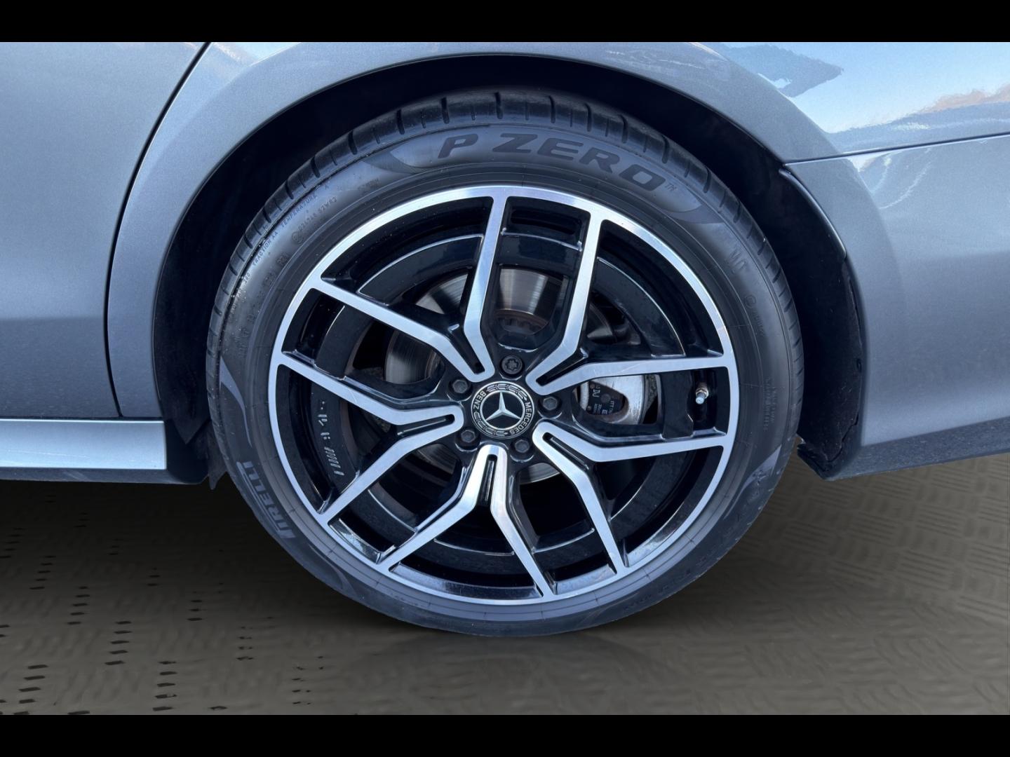 Image MERCEDES-BENZ Classe E 220 d 197+23ch AMG Line 9G-Tronic