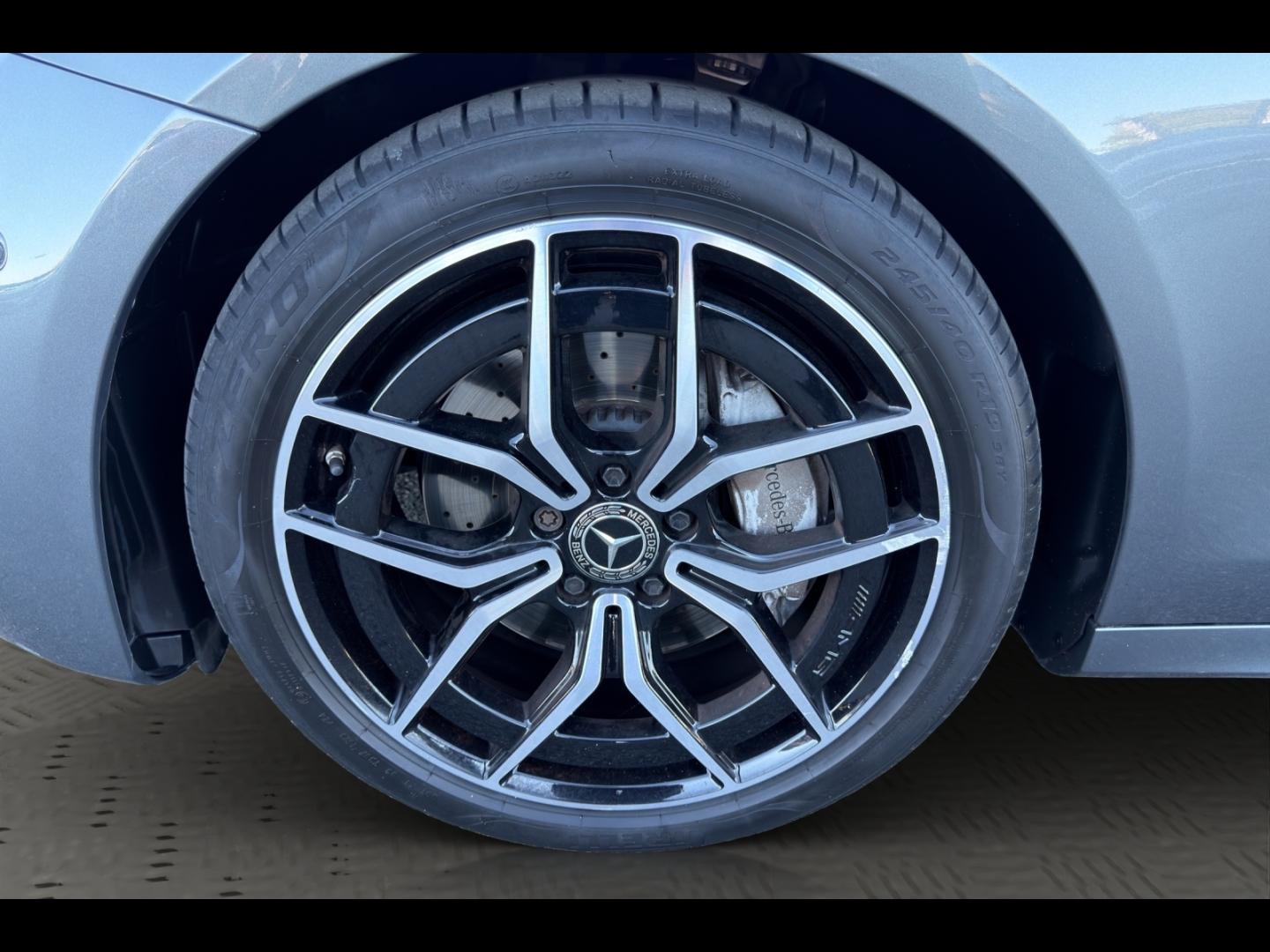 Image MERCEDES-BENZ Classe E 220 d 197+23ch AMG Line 9G-Tronic