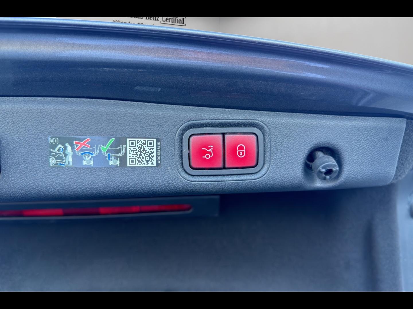 Image MERCEDES-BENZ Classe E 220 d 197+23ch AMG Line 9G-Tronic