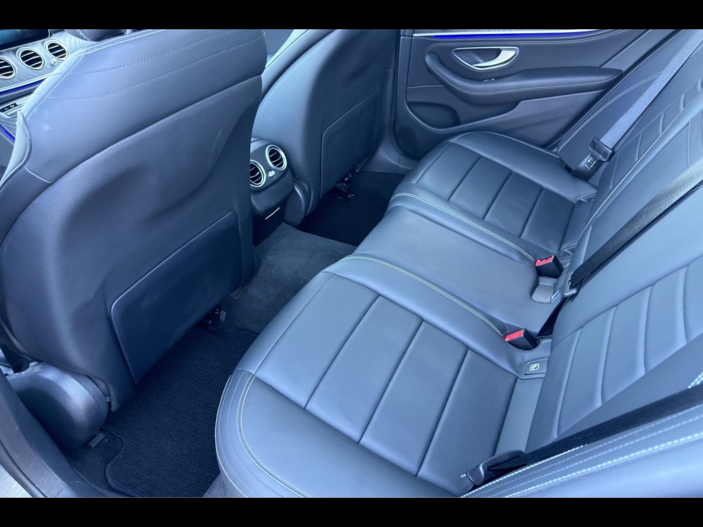 Image MERCEDES-BENZ Classe E 220 d 197+23ch AMG Line 9G-Tronic