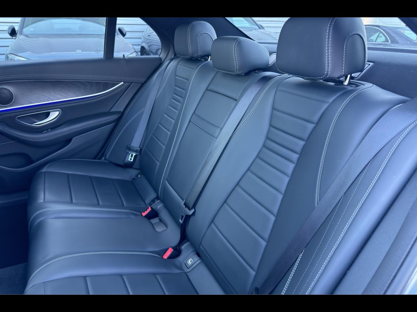 Image MERCEDES-BENZ Classe E 220 d 197+23ch AMG Line 9G-Tronic