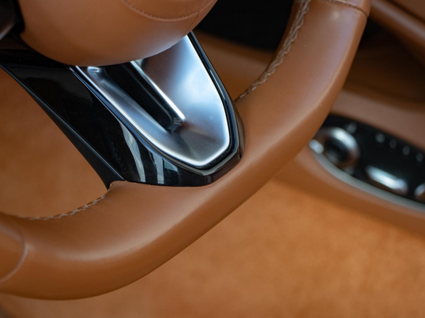 Image ASTON MARTIN DB12 Volante V8 4.0 680ch BVA8