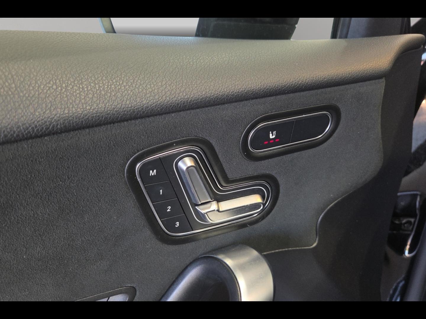 Image MERCEDES-BENZ Classe A 200 d 150ch AMG Line 8G-DCT