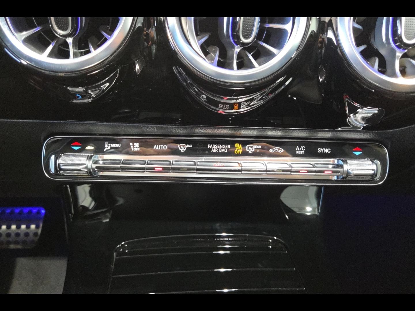 Image MERCEDES-BENZ Classe A 200 d 150ch AMG Line 8G-DCT