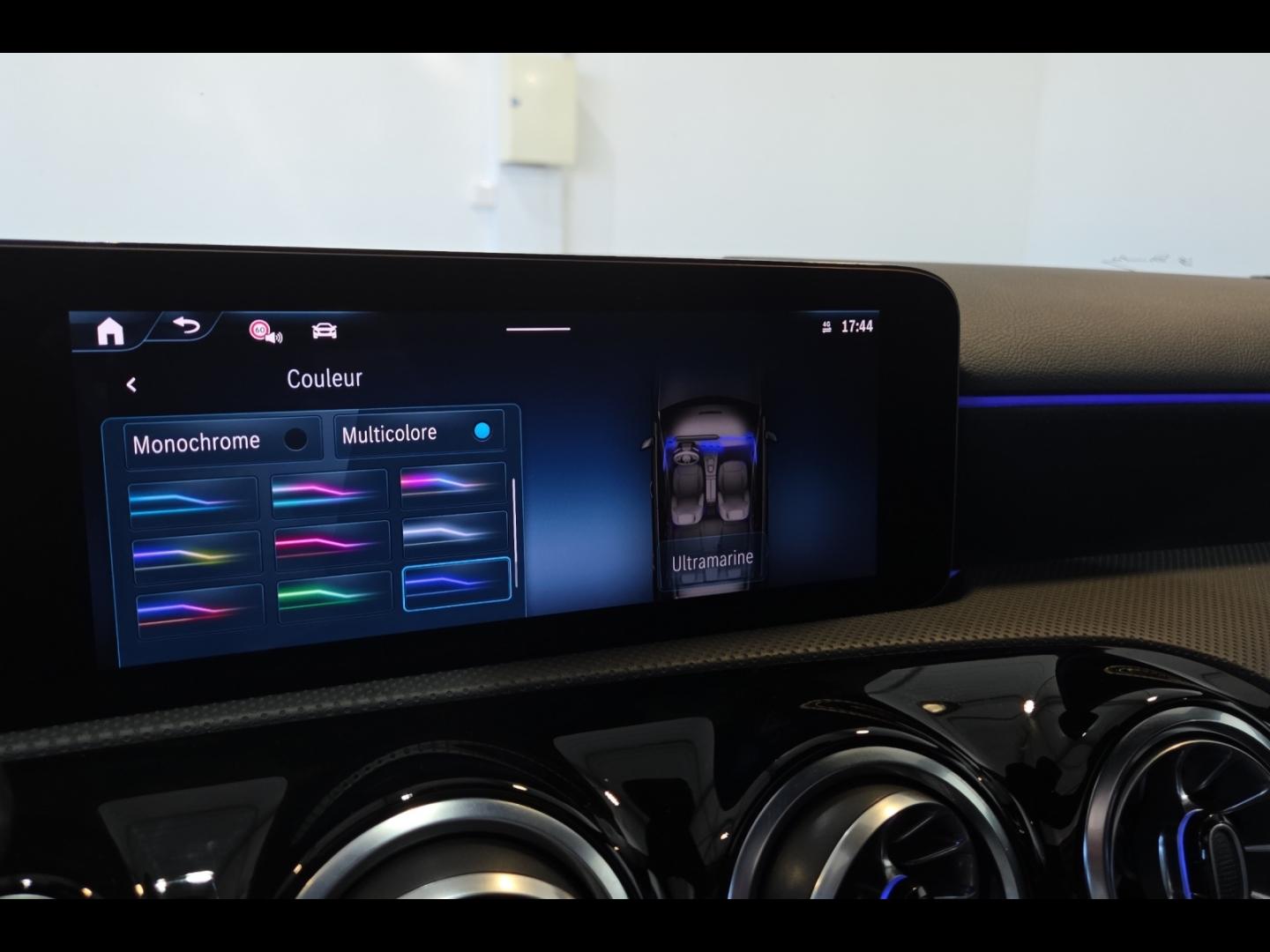 Image MERCEDES-BENZ Classe A 200 d 150ch AMG Line 8G-DCT