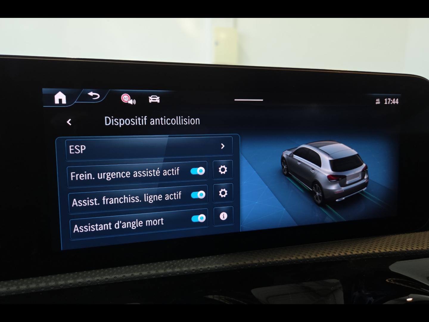 Image MERCEDES-BENZ Classe A 200 d 150ch AMG Line 8G-DCT