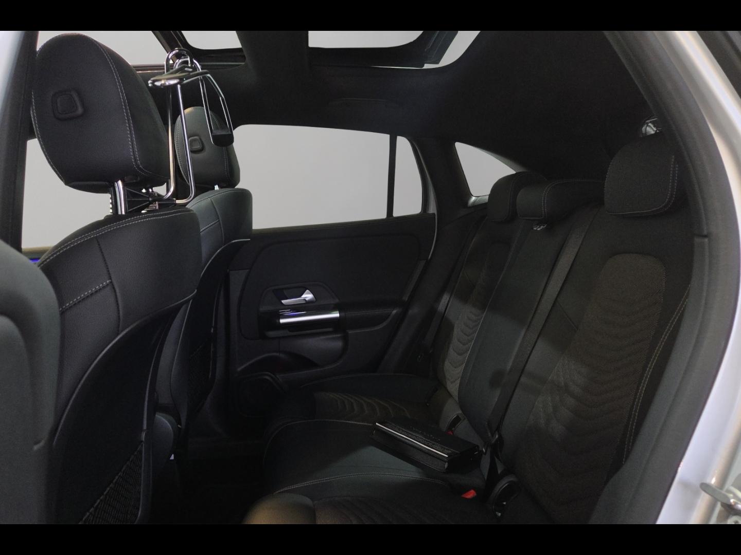 Image MERCEDES-BENZ GLA 200 d 150ch Progressive Line 8G-DCT