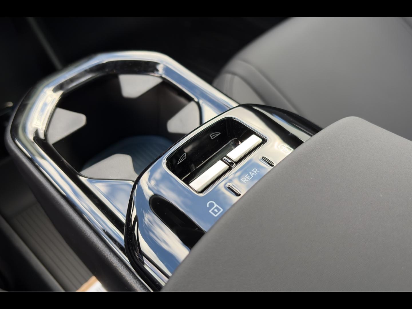 Image VOLVO EX30 Cross Country P5 Long Range 272ch 69kWh Ultra