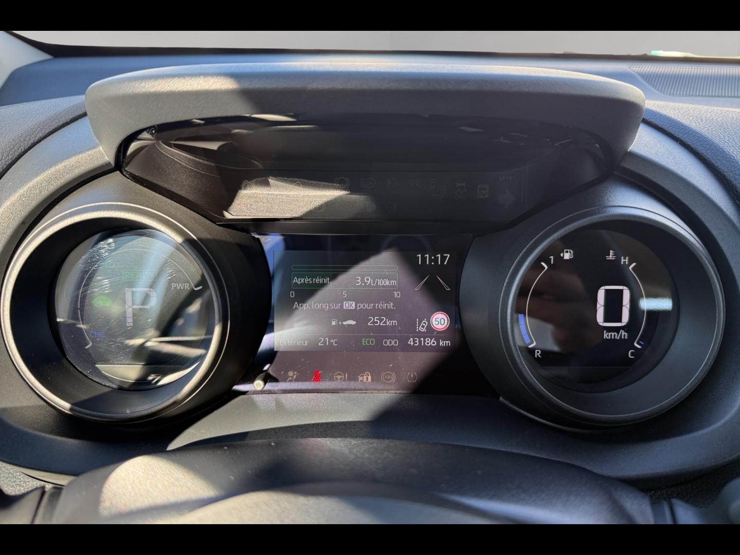 Image TOYOTA Yaris Cross 116h Dynamic Business + Programme Beyond Zero Academy MY22