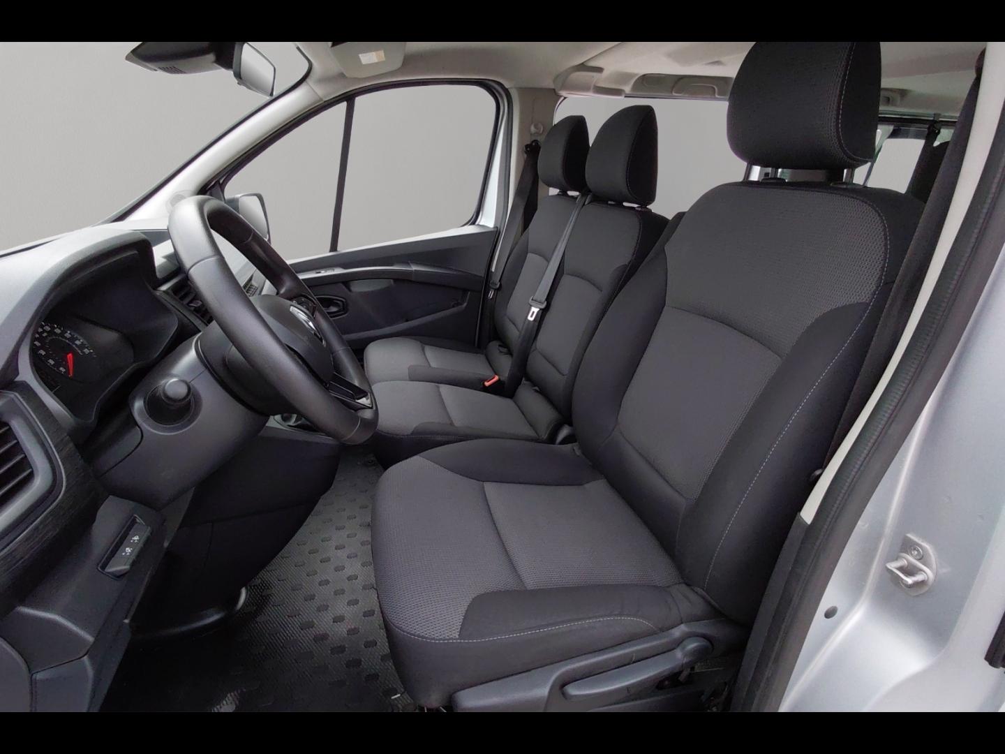 Image RENAULT Trafic Combi L2 2.0 Blue dCi 150ch S&S Zen 9 places