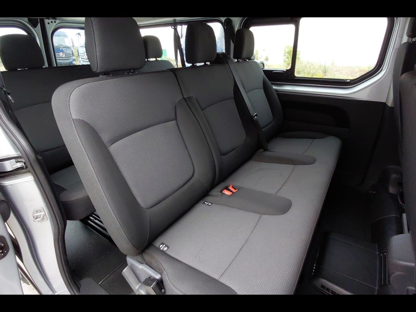Image RENAULT Trafic Combi L2 2.0 Blue dCi 150ch S&S Zen 9 places