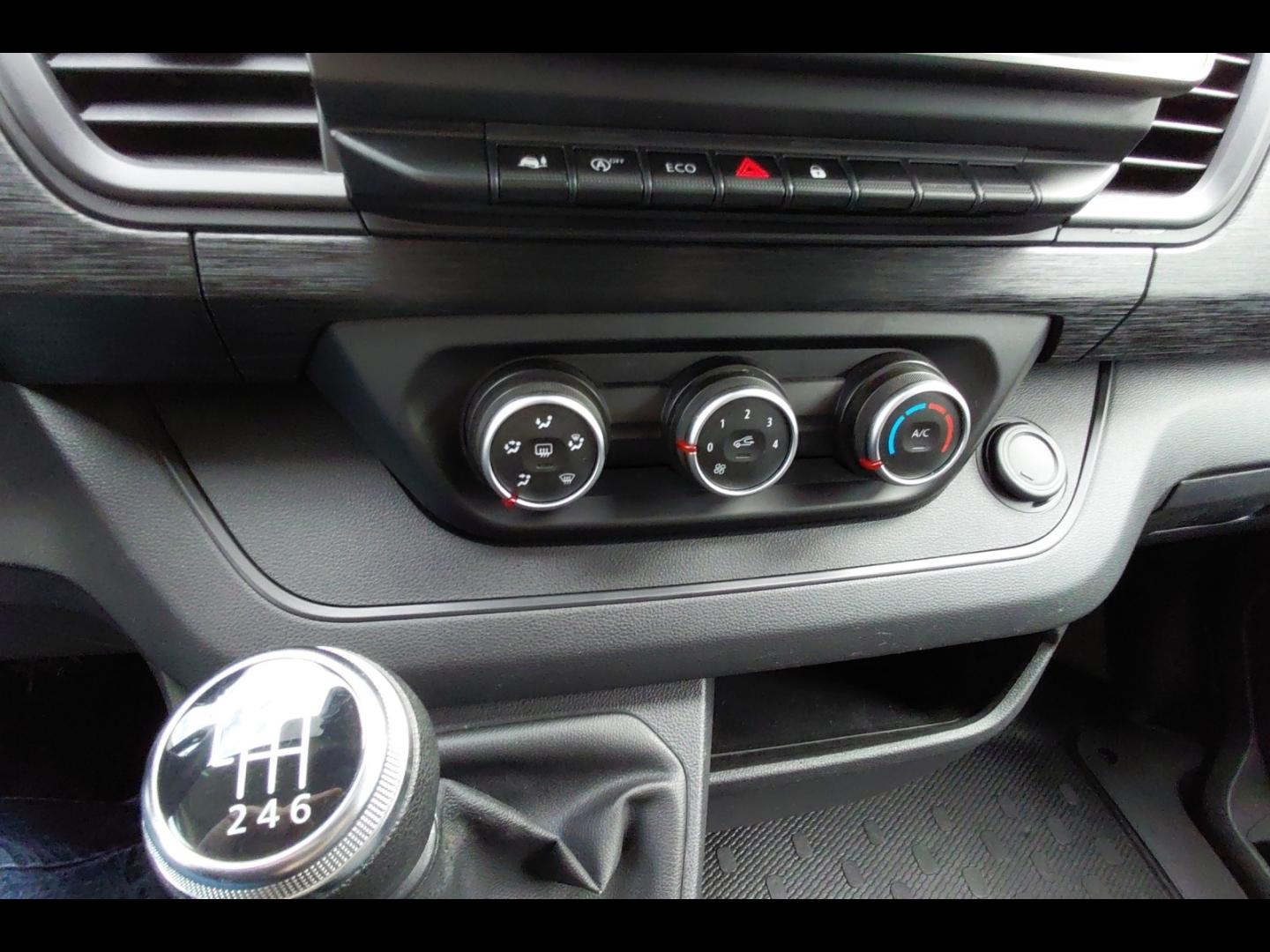 Image RENAULT Trafic Combi L2 2.0 Blue dCi 150ch S&S Zen 9 places