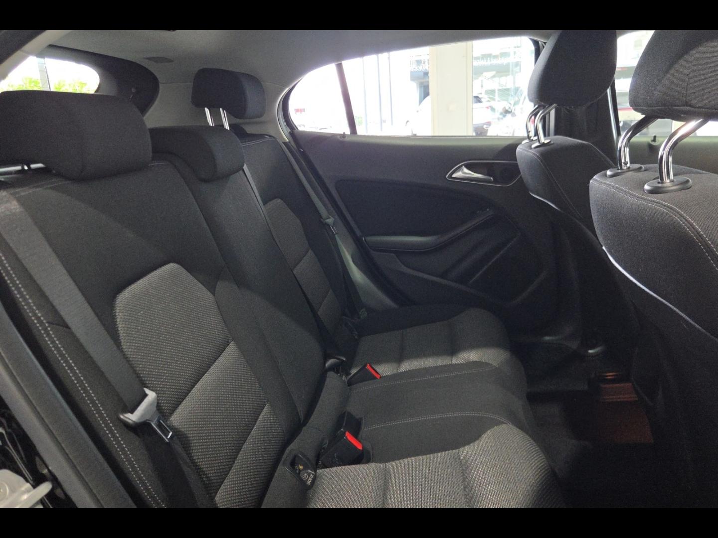 Image MERCEDES-BENZ GLA 180 Inspiration