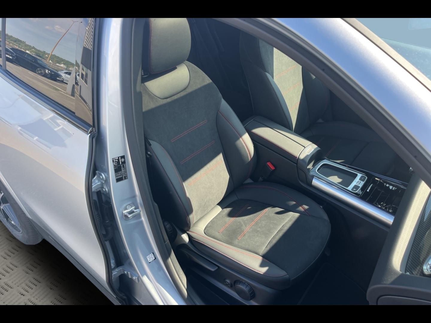 Image MERCEDES-BENZ GLA 180 136ch Edition 140 7G-DCT
