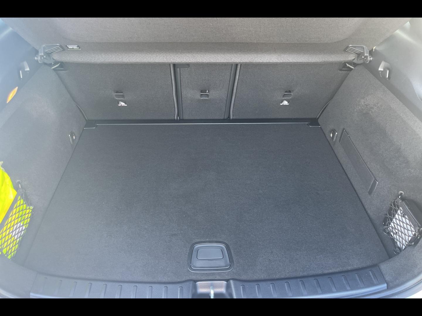 Image MERCEDES-BENZ GLA 180 136ch Edition 140 7G-DCT
