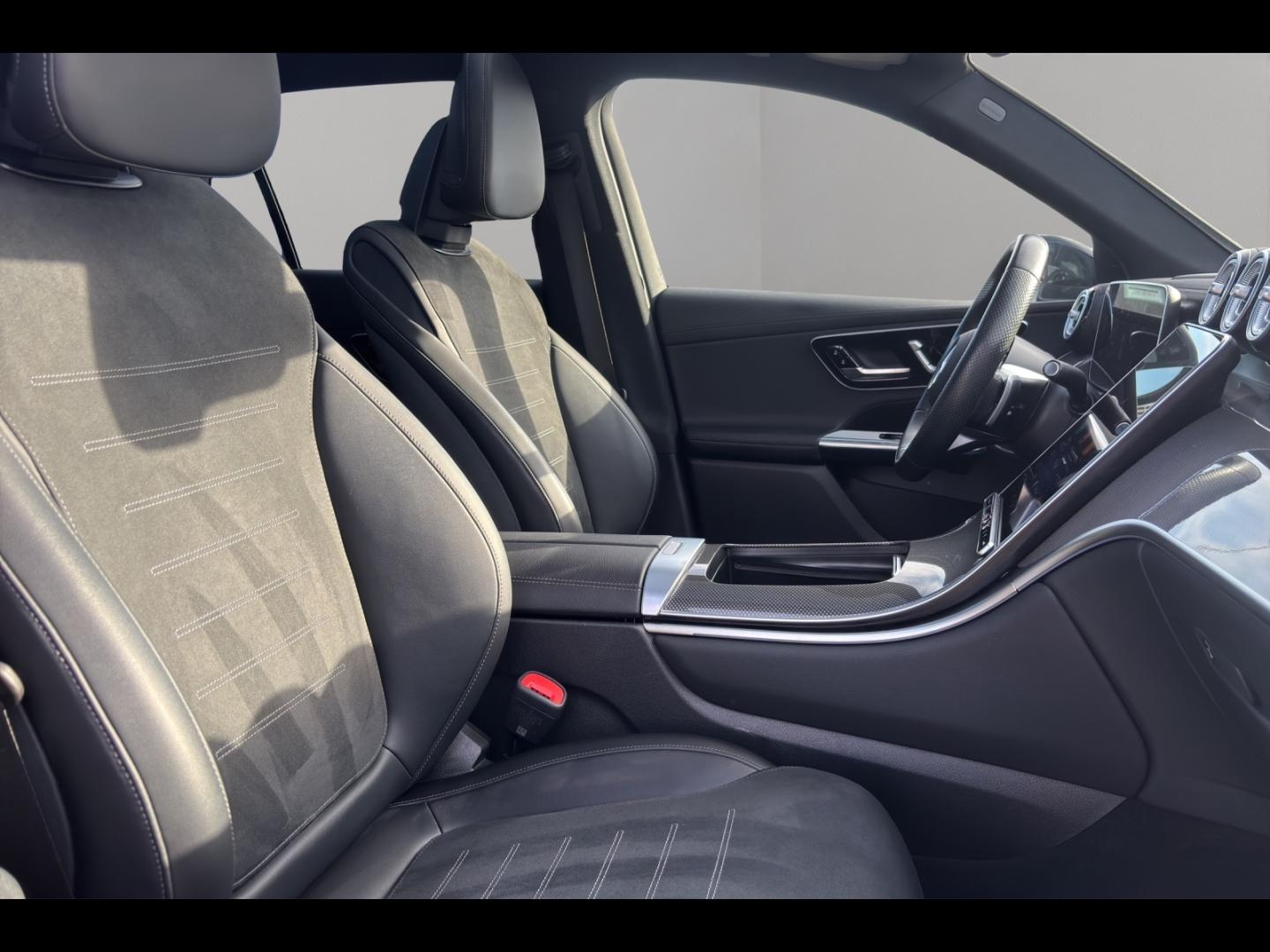 Image MERCEDES-BENZ GLC 220 d 197ch AMG Line 4Matic 9G-Tronic