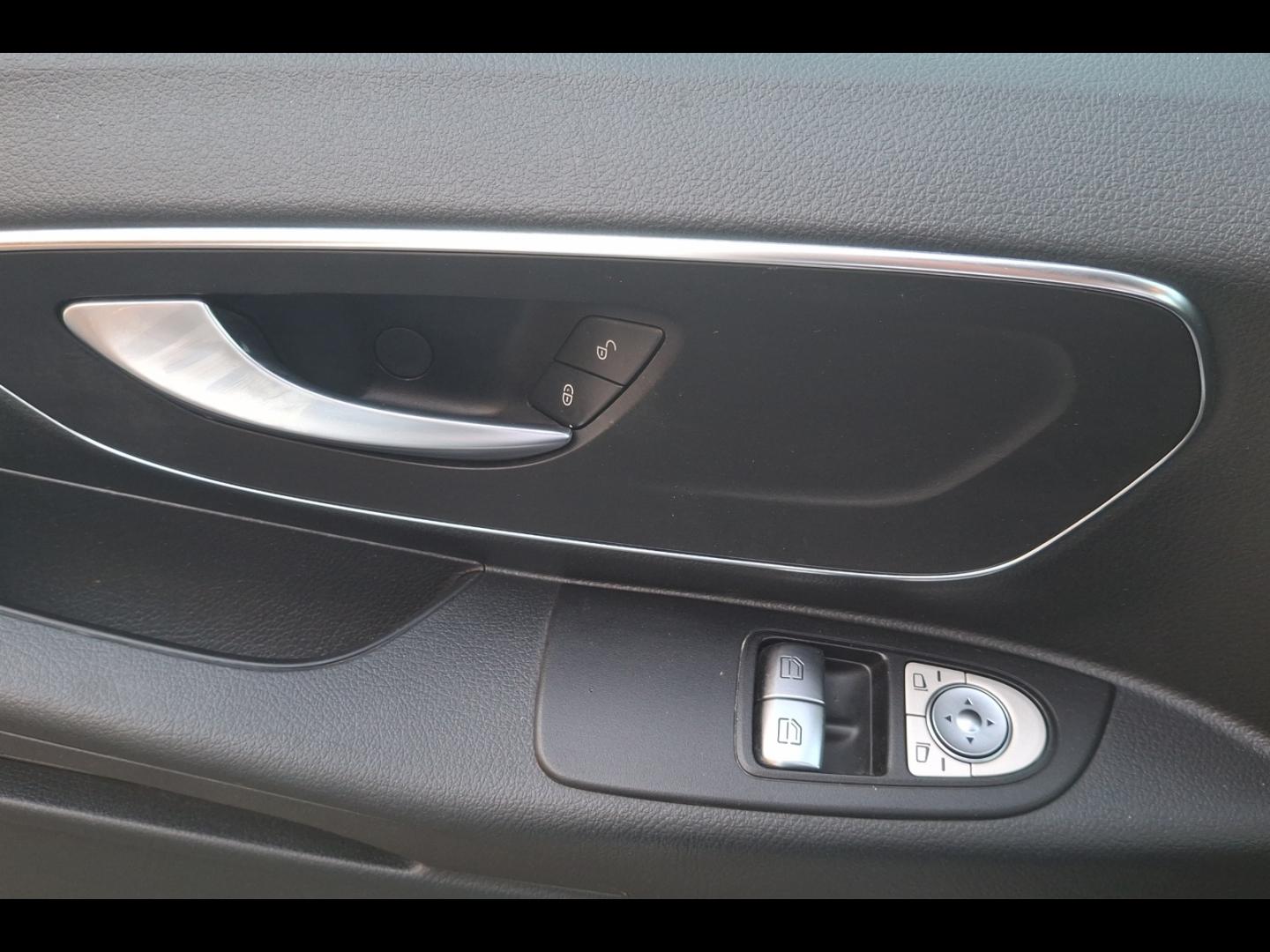 Image MERCEDES-BENZ Vito Fg 114 CDI Long Pro E6 Propulsion