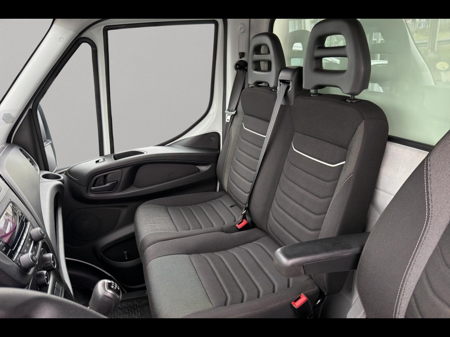 Image IVECO Daily CCb 35C16H empattement 4100 3.0