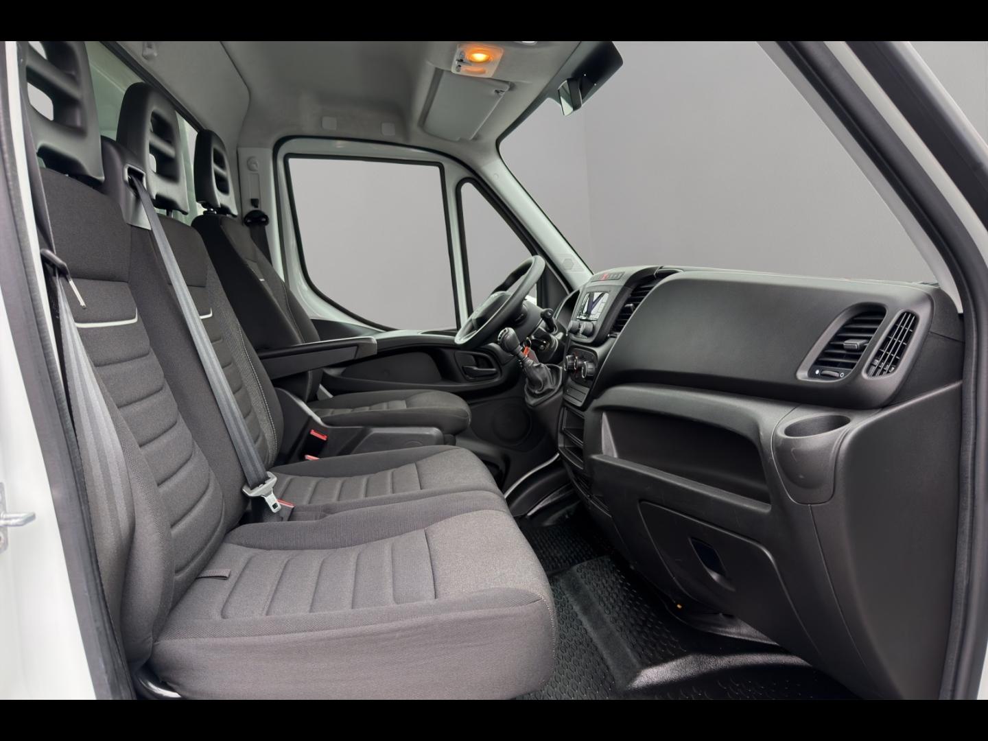 Image IVECO Daily CCb 35C16H empattement 4100 3.0