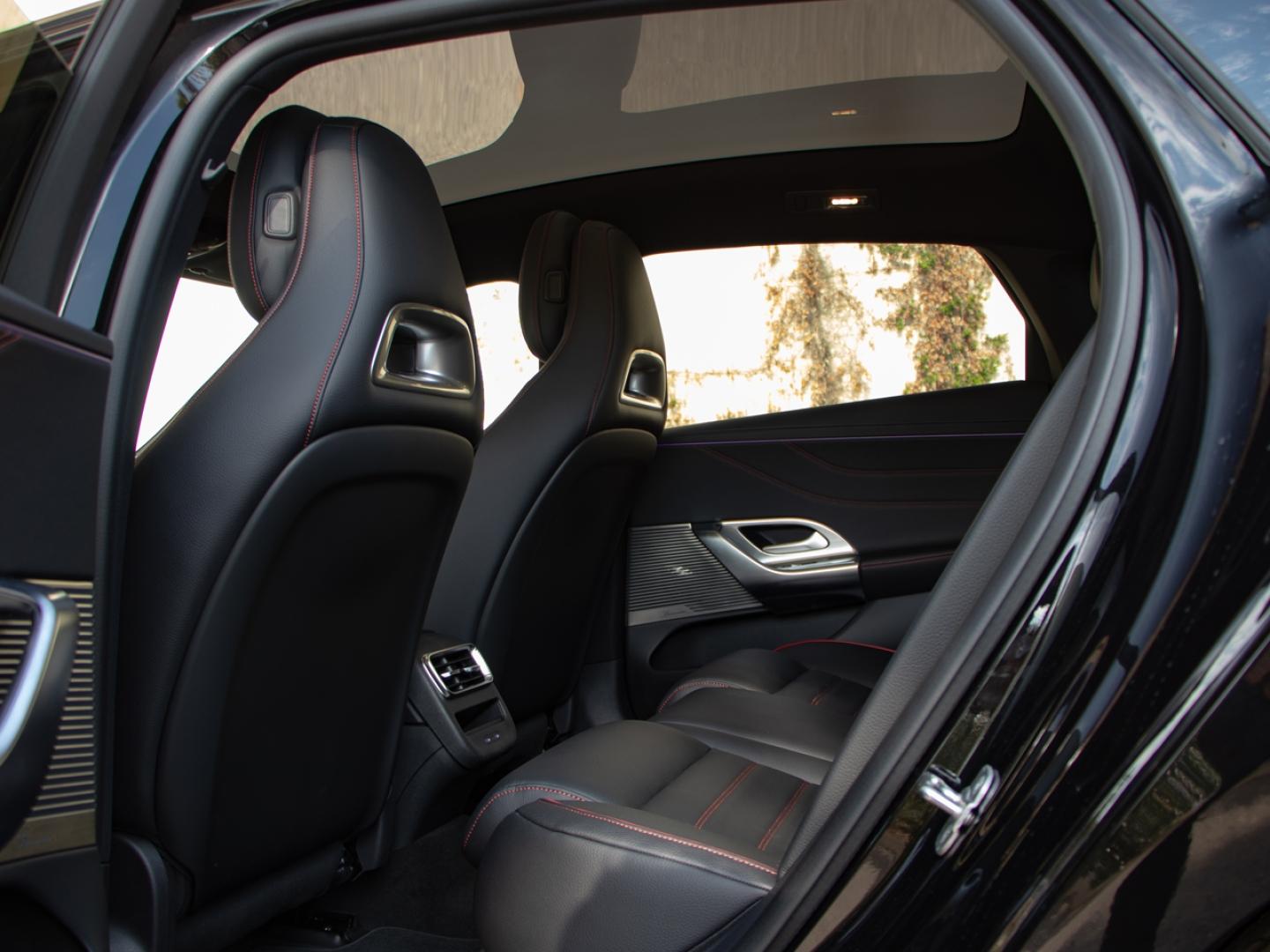 Image MERCEDES-BENZ Classe C 400 489ch 94,5kWh AMG Line 4Matic