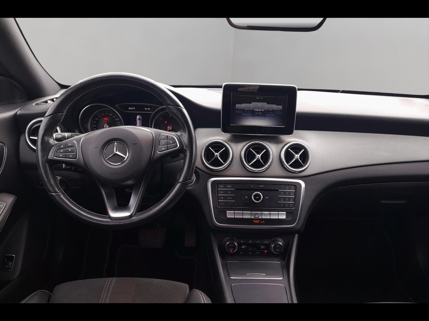 Image MERCEDES-BENZ CLA Shooting Brake 200 d Sensation 7G-DCT Euro6c