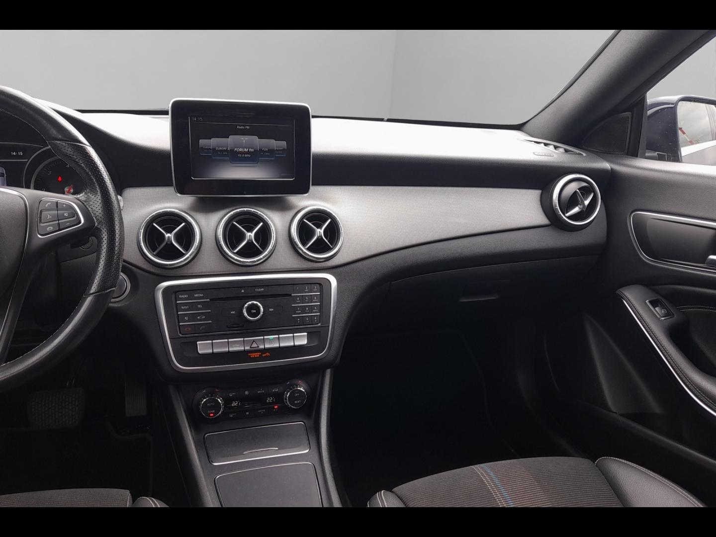Image MERCEDES-BENZ CLA Shooting Brake 200 d Sensation 7G-DCT Euro6c