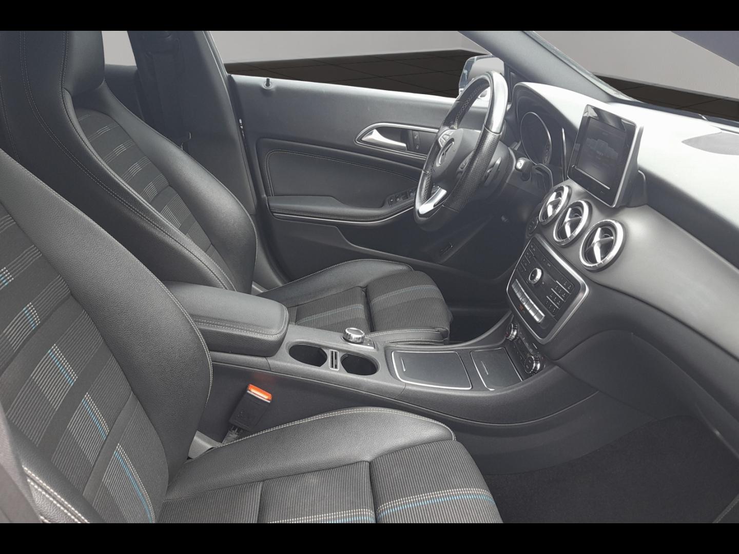 Image MERCEDES-BENZ CLA Shooting Brake 200 d Sensation 7G-DCT Euro6c