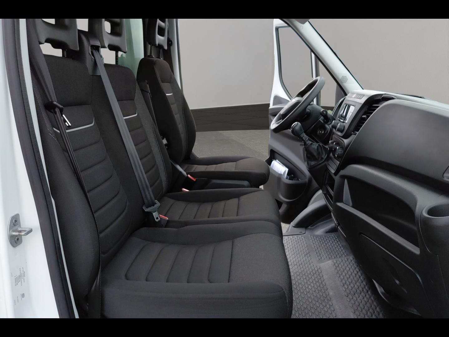 Image IVECO Daily CCb 35C16H empattement 4100 3.0
