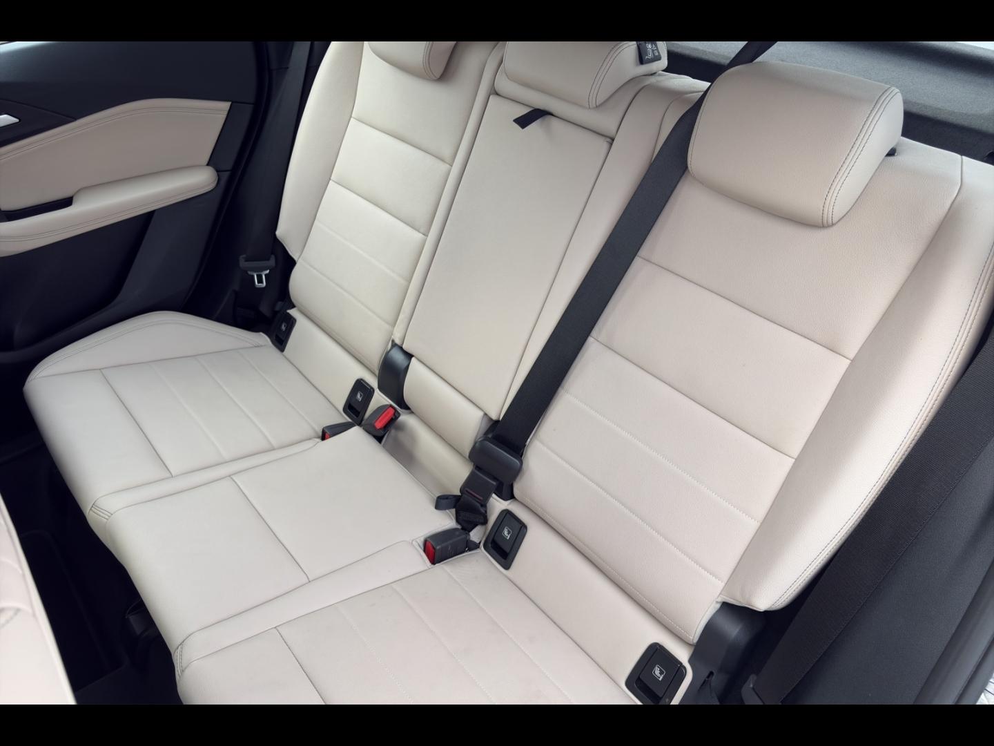 Image BMW Série 2 ActiveTourer 220i 170ch Luxury DKG7